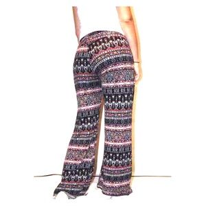 Beautiful Patterned Loose Fit Pants Medium